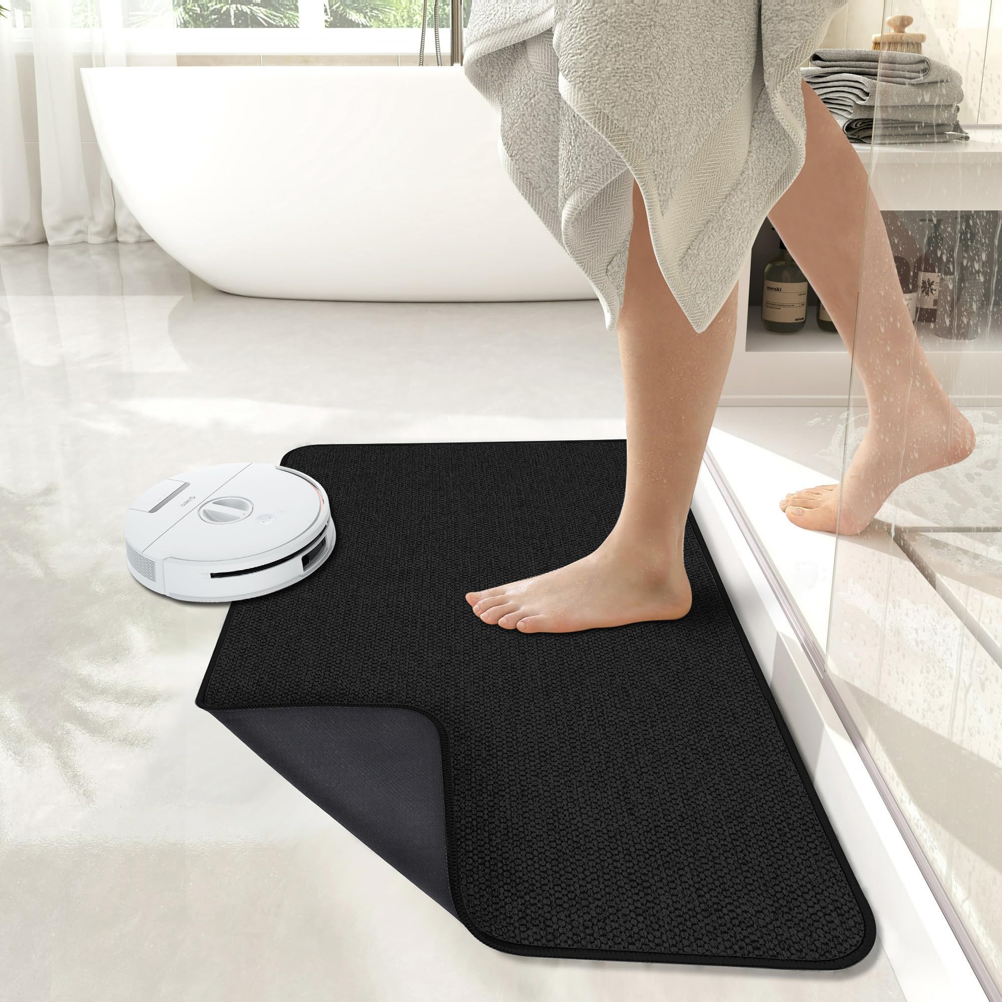 Bosap black low-pile bath mat blends modern decor with practicality