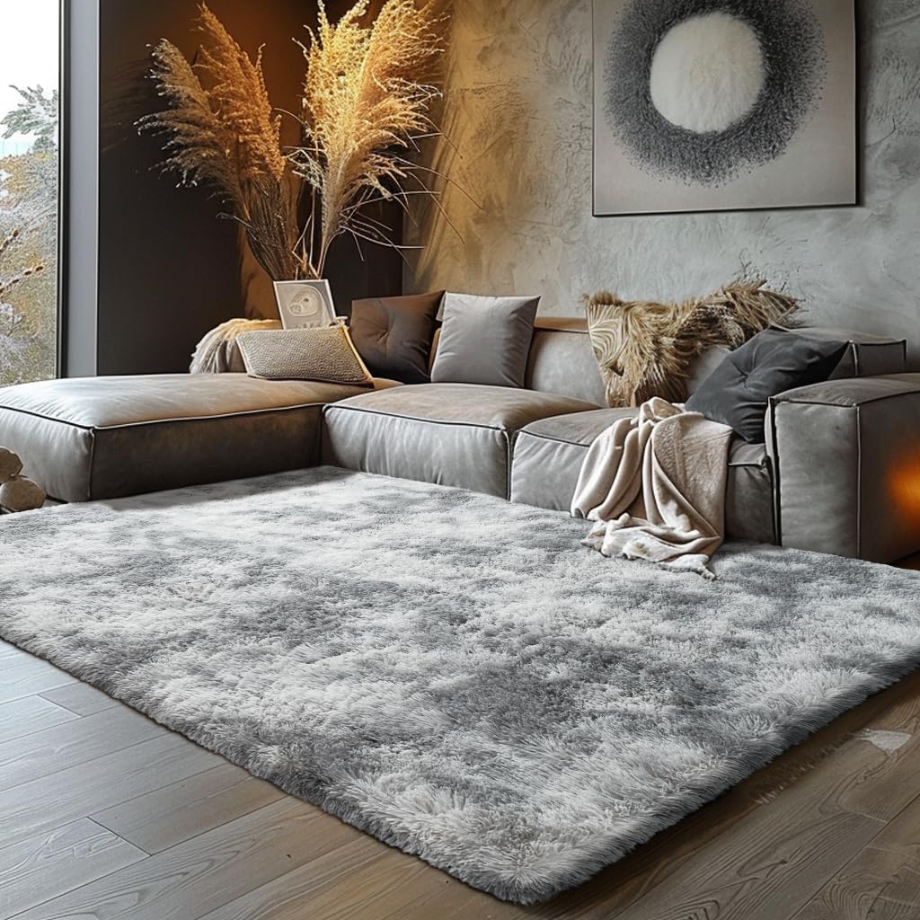 Boshengya ultra-soft plush rug for barefoot comfort by the bed.