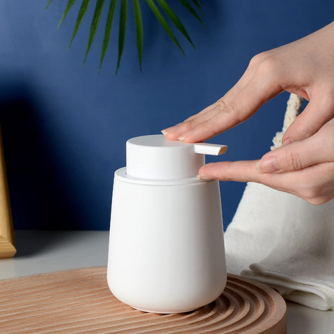 BosilunLife dispenser cleans easily and resists rust due to durable ceramic.
