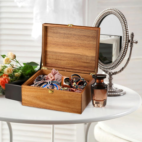 BOTOP dividers create memory compartments, helping keep jewelry and notes neatly organized.