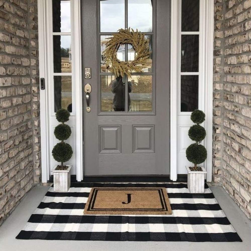 Bottalive Buffalo Plaid Rug for indoor outdoor use suitable on porches and floors