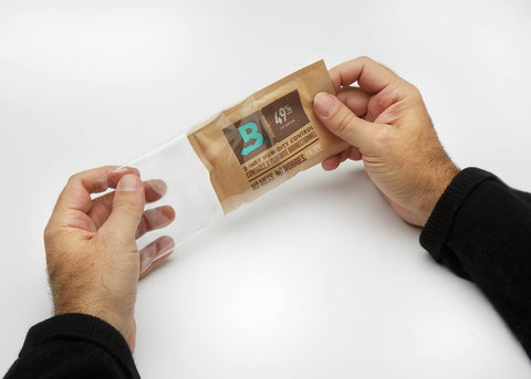 Sealed resealable bag preserves unused Boveda packs