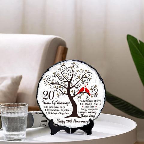 Bozspacer romantic messages provide timeless sentiment for anniversaries.