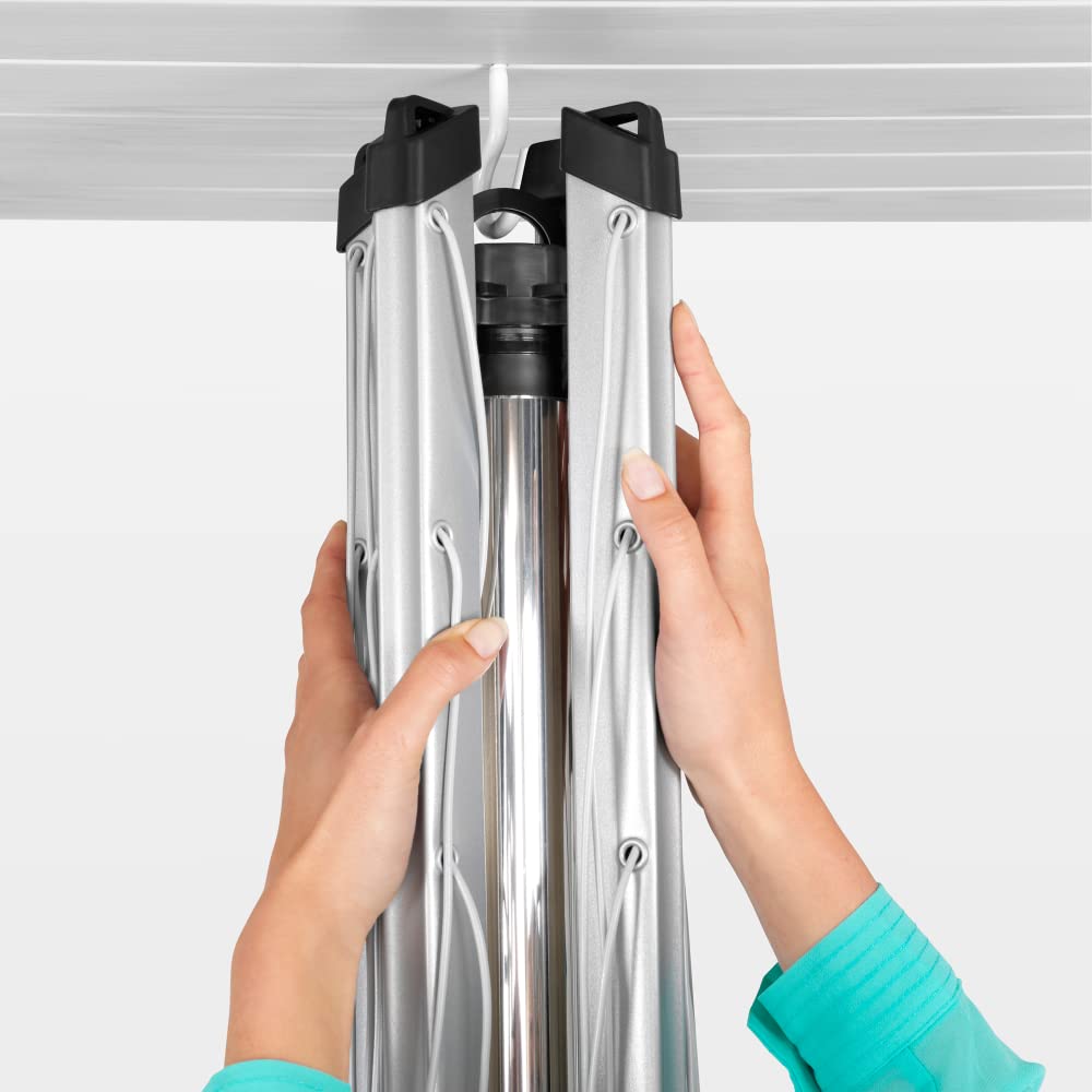 Brabantia zip-up cover protects the line from weather.
