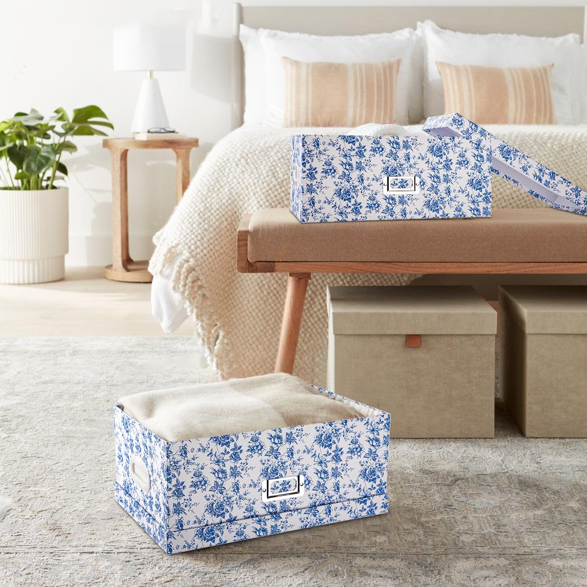 Briful lift-top lid design keeps items accessible and dust-free.