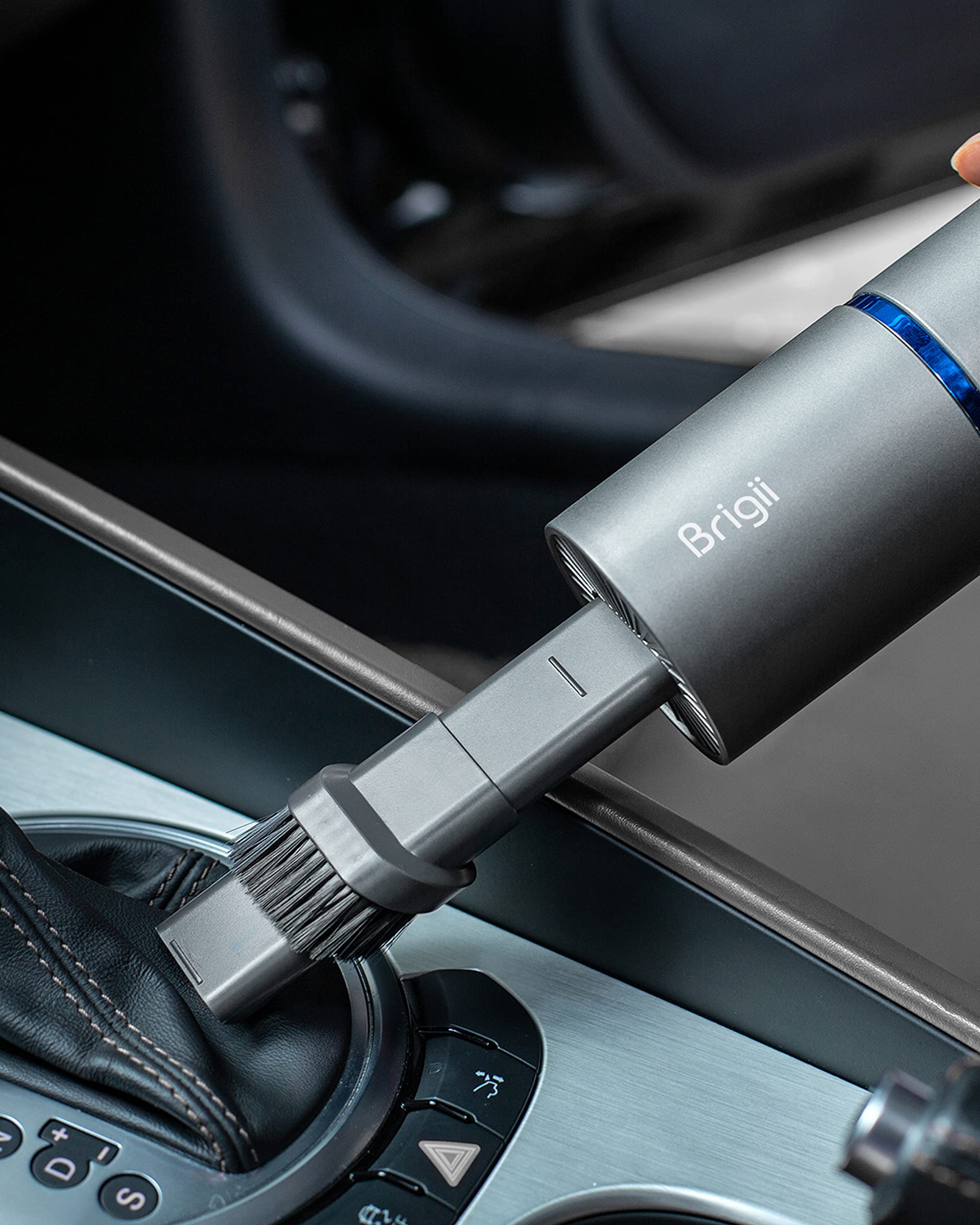 Brigii Y120 Pro in-car interior cleaning scenario