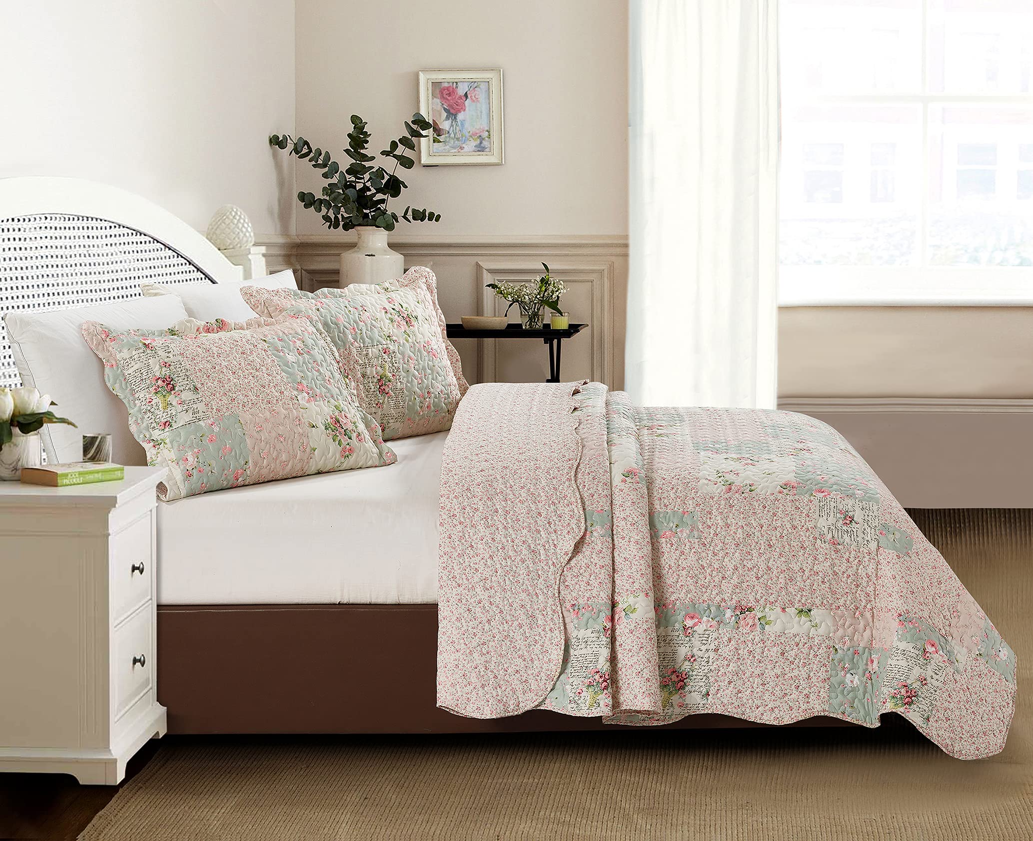Brilliant Sunshine traditional patchwork with rose buds for timeless charm.