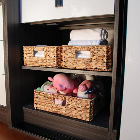 BSTNASI natural materials texture enhances room decor with warmth.