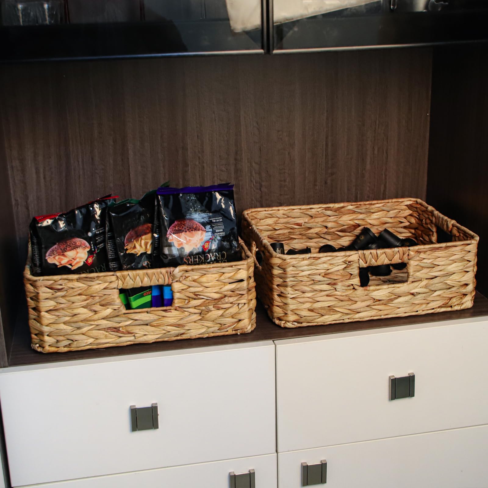 BSTNASI woven drawer basket with handles for easy carrying and versatile storage.