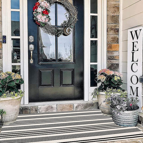 BUAGETUP indoor-outdoor rug suitable for entryways, living rooms, and kitchens.