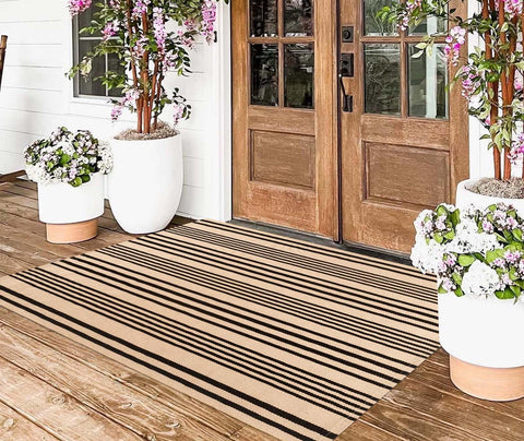 BUAGETUP machine-washable rug simplifies cleaning after outdoor gatherings