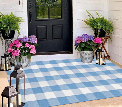 BUAGETUP patio setup shows buffalo check rug for outdoor gatherings.
