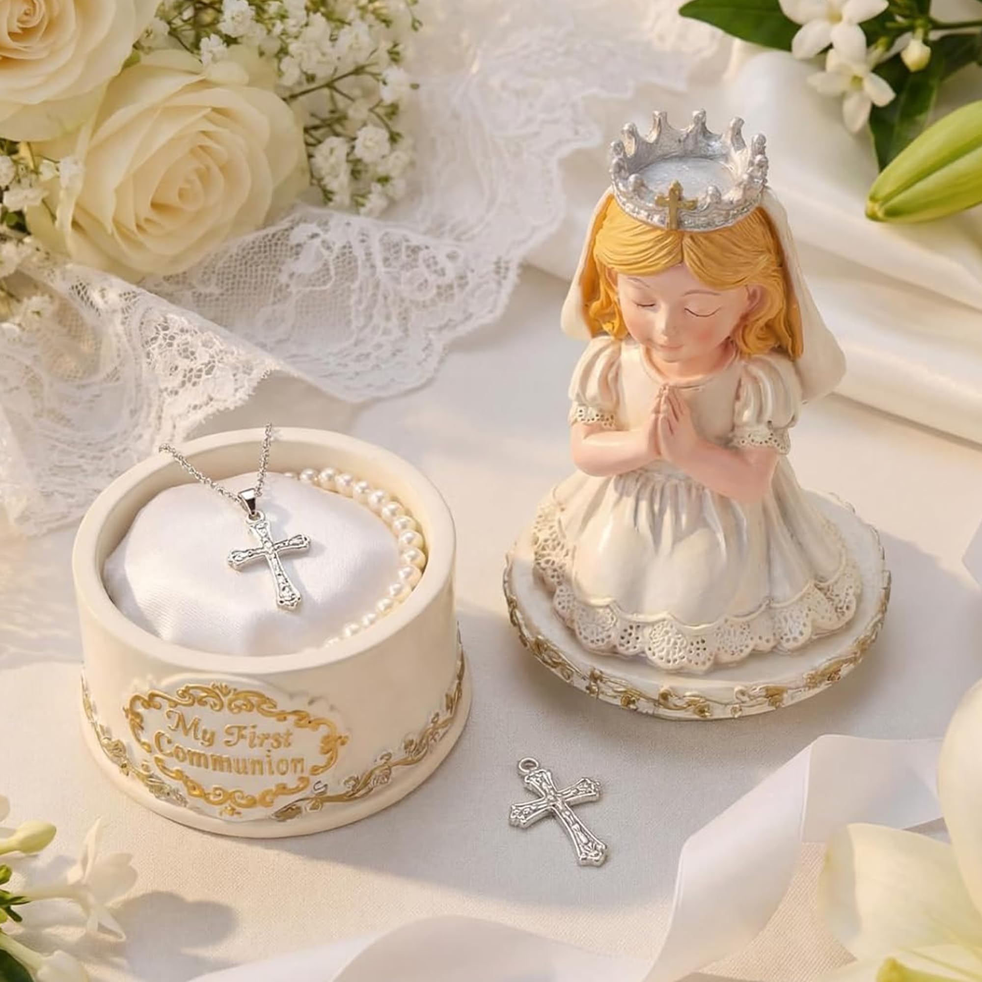 Bucherry first communion girl figurine and keepsake box for ceremony ambiance