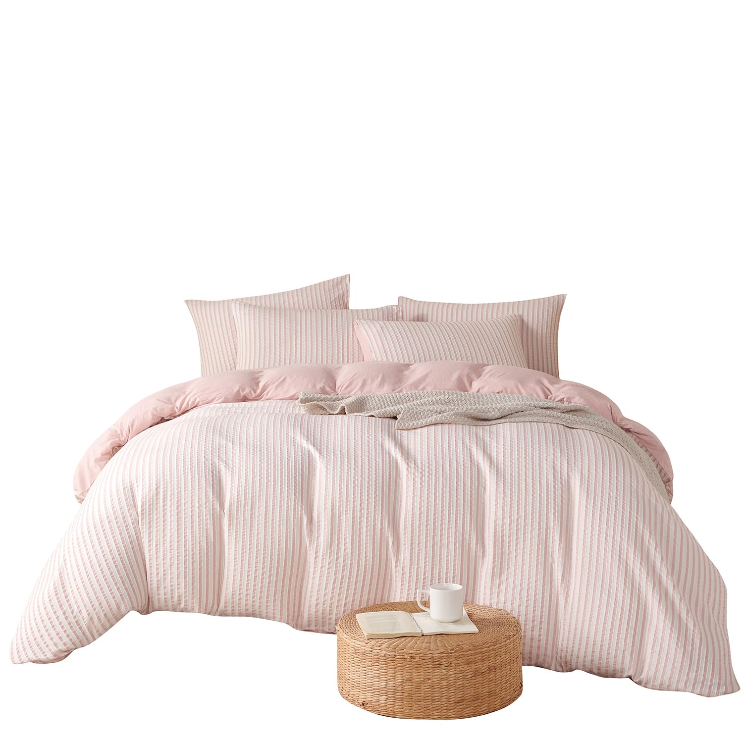 BUPIRD queen-size comforter with two pillowcases included.