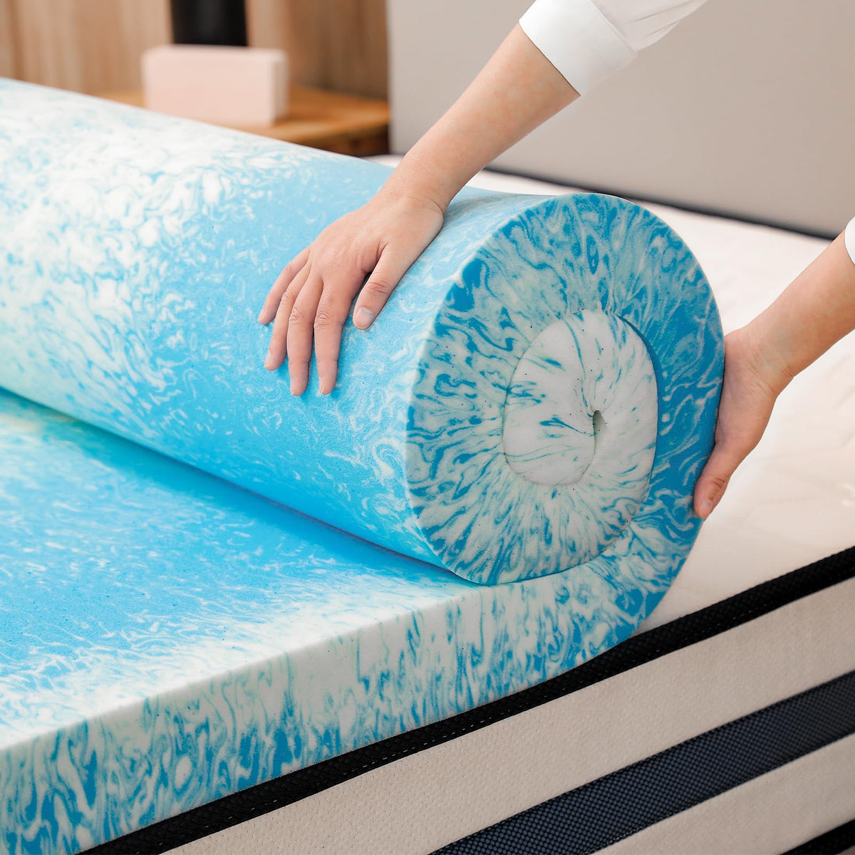 Bynex 2in gel memory foam topper in box ready for easy setup