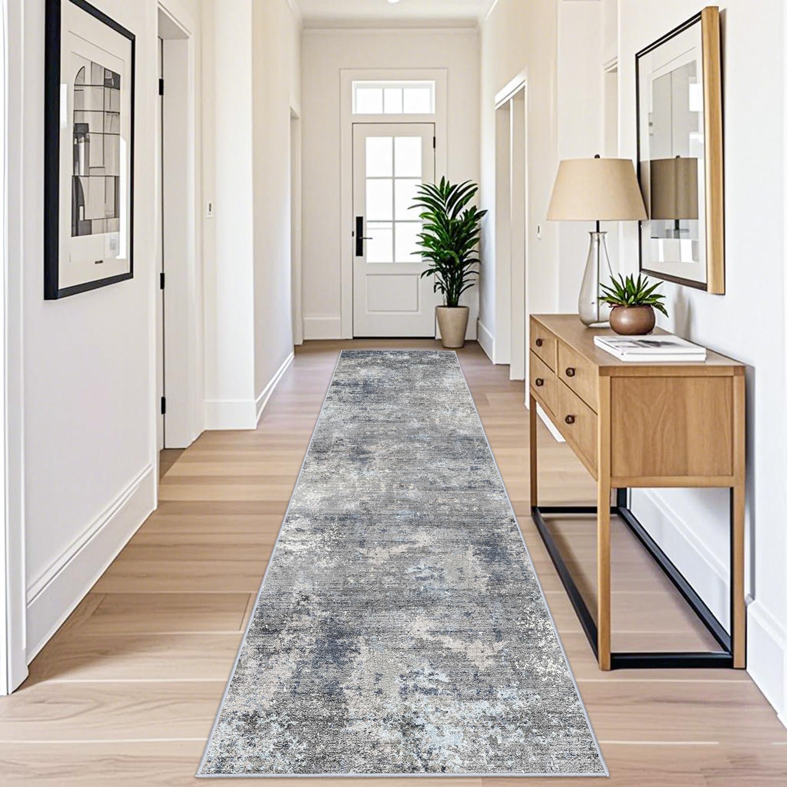 BYYVOO non-slip backing close-up emphasizes stability on high-traffic floors.