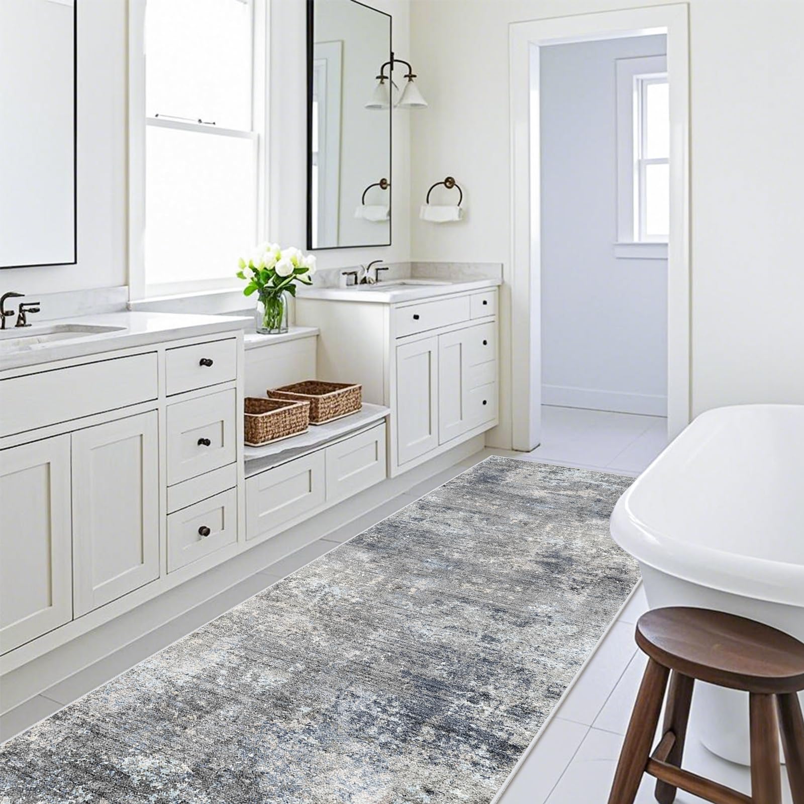 BYYVOO stain-resistant material handles spills and dirt.