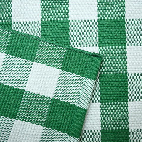 CAINANEL Buffalo Plaid Outdoor Rug makes a thoughtful housewarming gift.