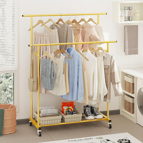 Side supports hold scarves and towels for versatile storage