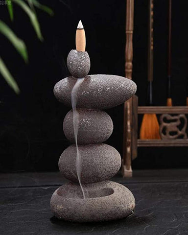 Calmveda Cinnamon backflow cone adds warm spice to cozy evenings.