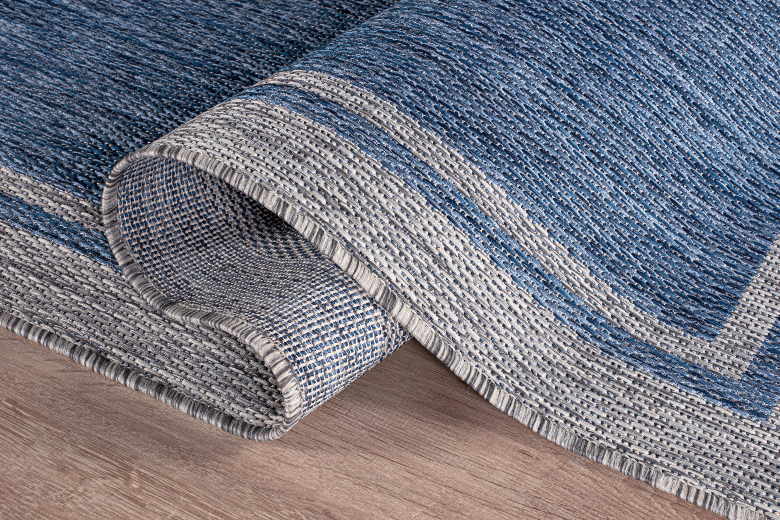 CAMILSON outdoor rug is waterproof and washable for easy cleaning.