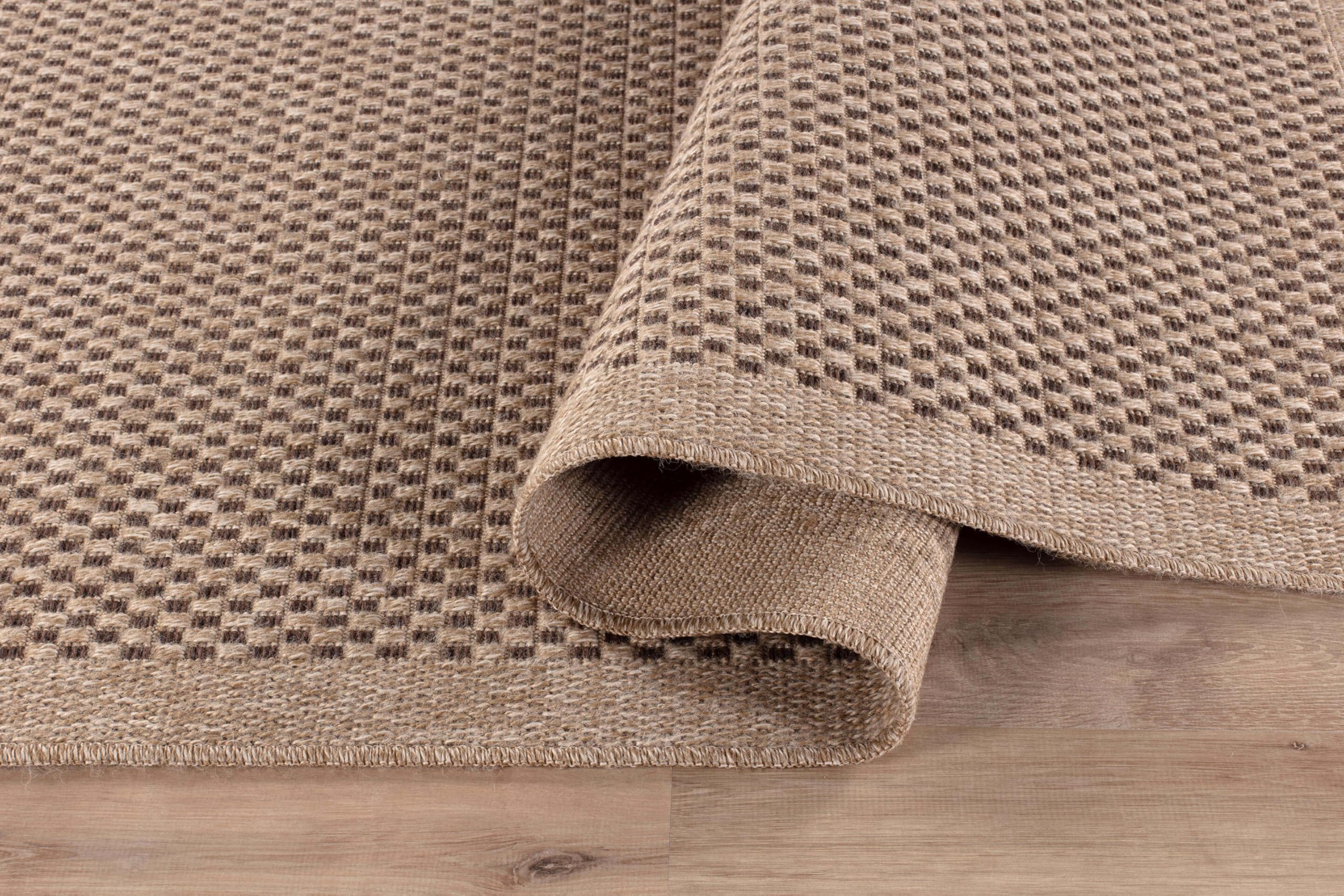 CAMILSON 0.3-inch pile height fits under doors and furniture.