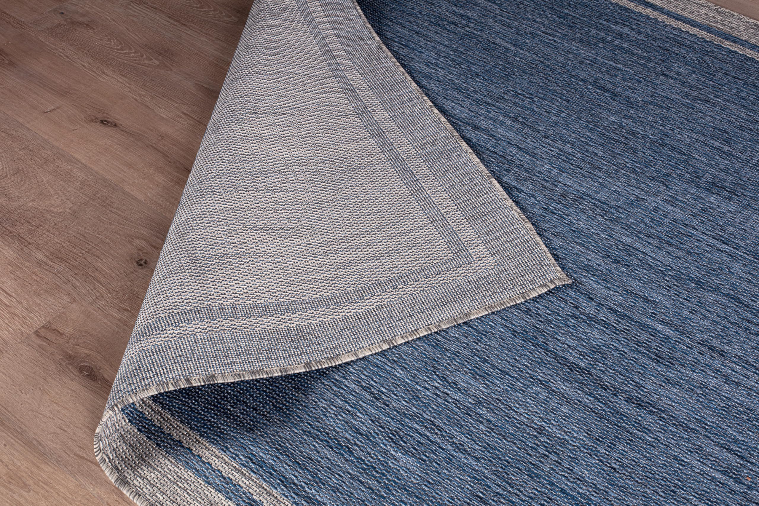 CAMILSON short-pile, dust-releasing construction reduces dirt buildup.