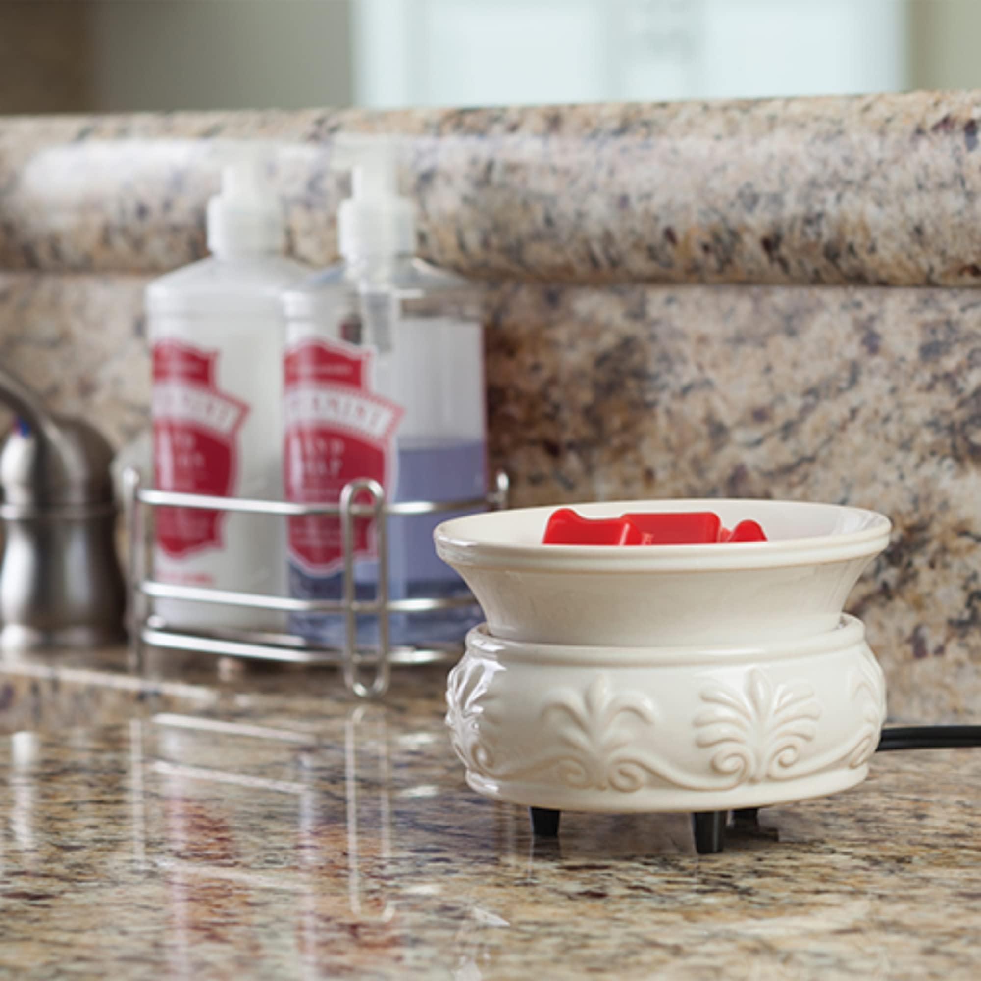 Candle Warmers Etc warmer dish for wax melts enables easy fragrance diffusion