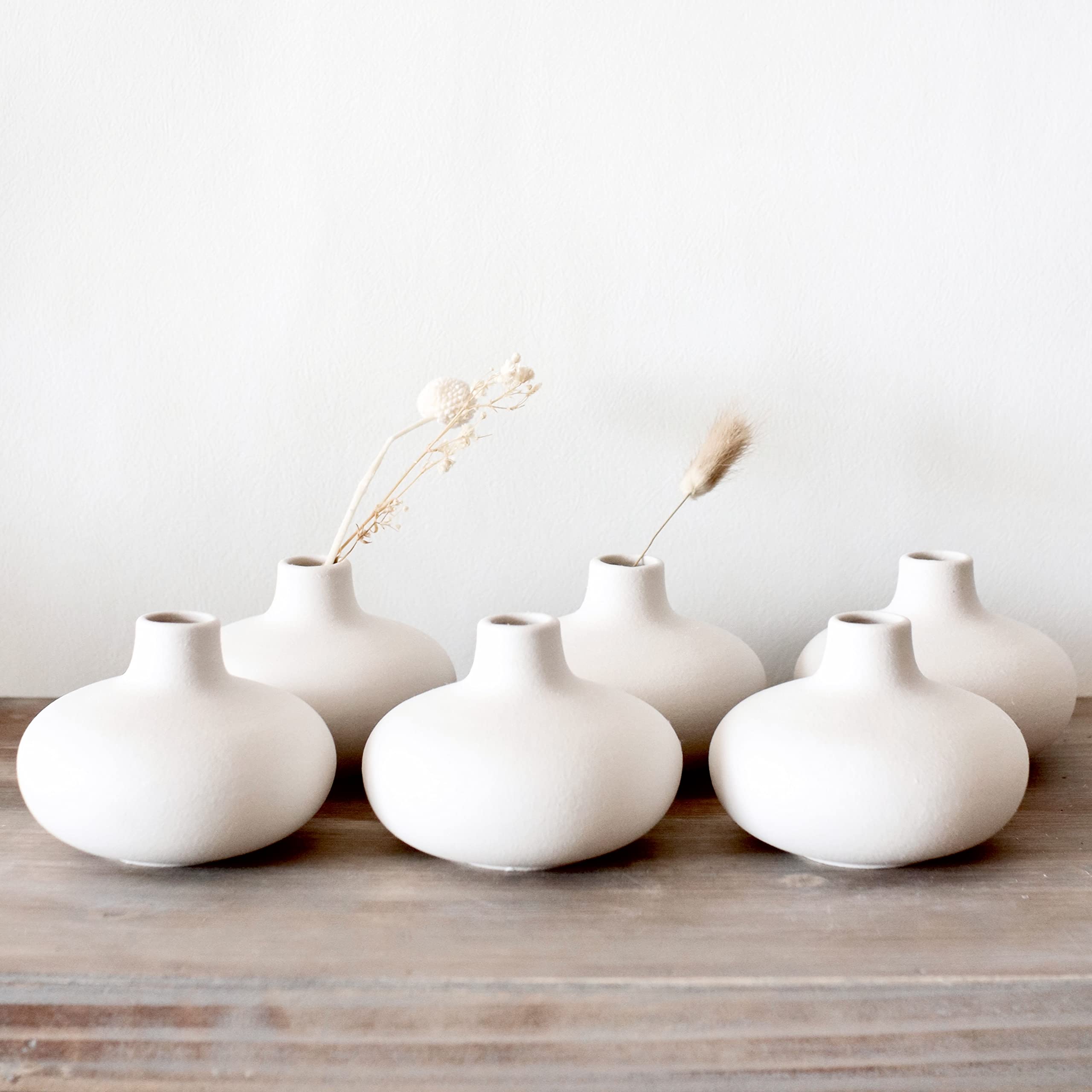 Pre-protected packaging keeps each vase pristine for gifting or storage.