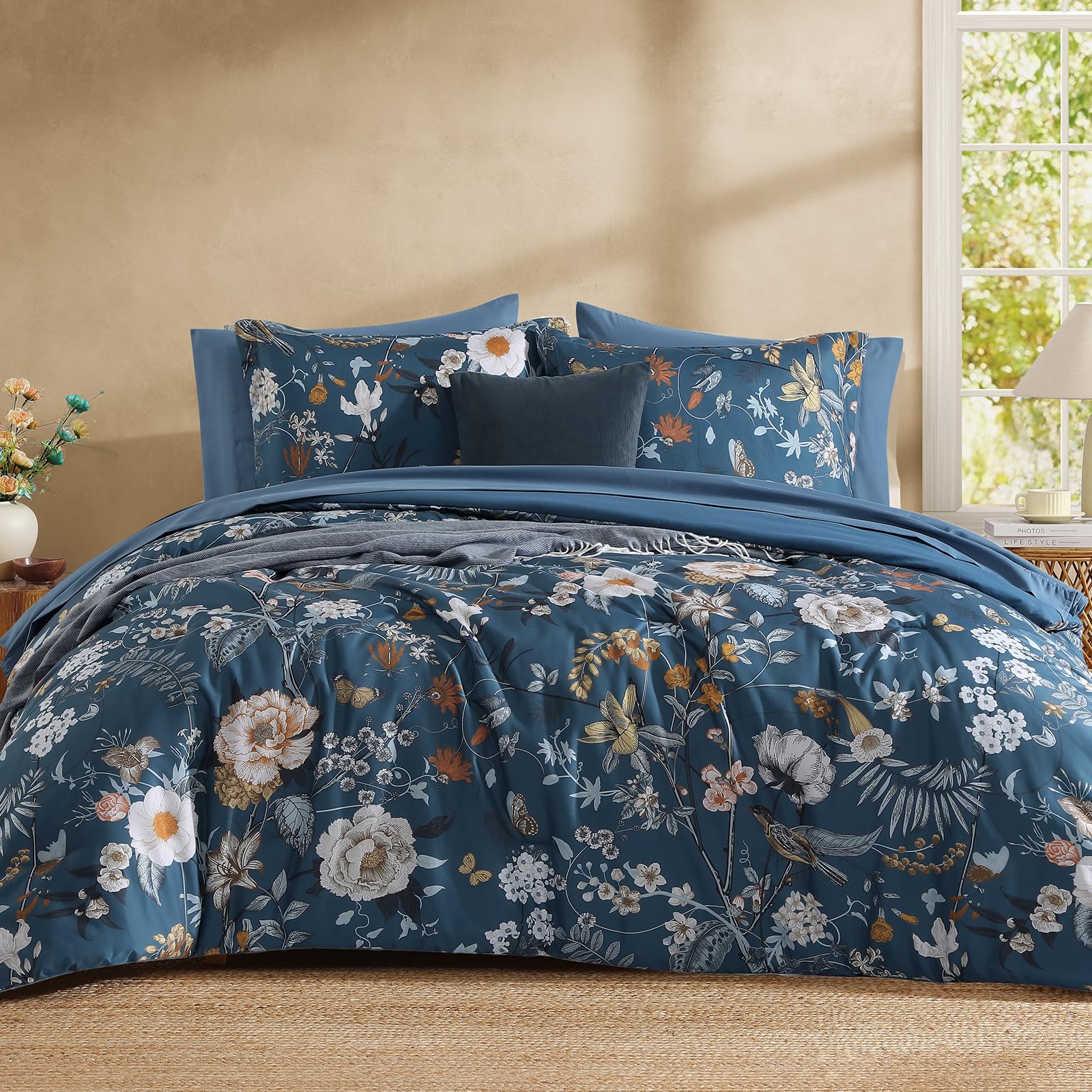 CASAAGUSTO queen comforter blue floral butterfly pattern for all-season warmth