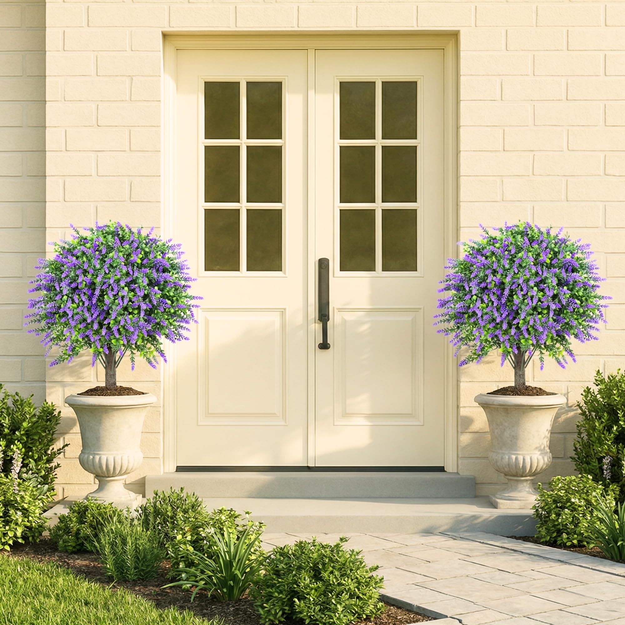 CAZZOVA UV-resistant boxwood topiary withstands sun and seasonal weather.