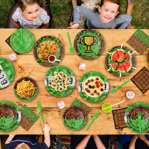 CENLBJ Pixel Party 7-inch plates pattern B perfect for quick portions.