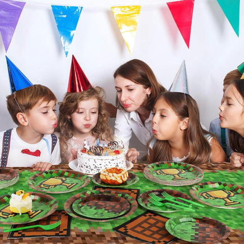 CENLBJ Pixel Party 9-inch plates pattern B adds arcade vibe to events.