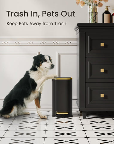 Cesun sealed lid trash can helps contain odors and deter pests.
