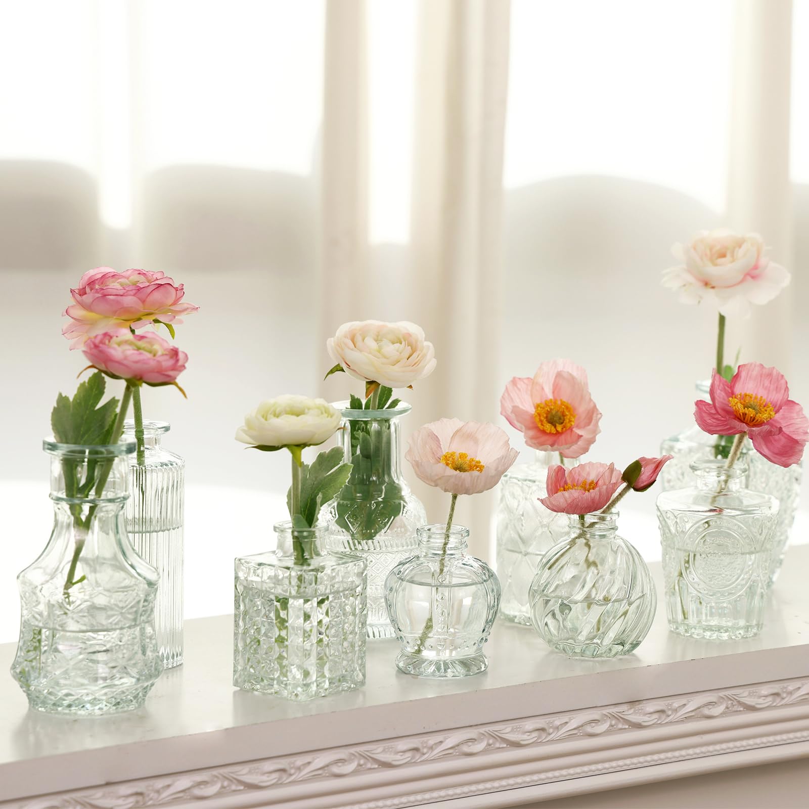 CEWOR sturdy packaging protects vases during transit.