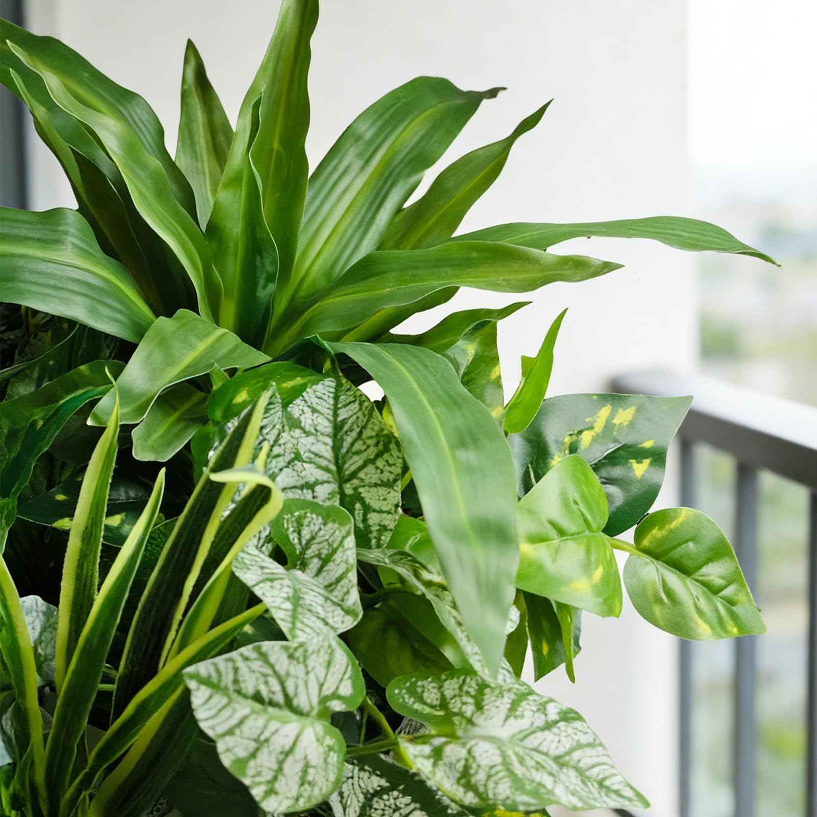 Cherica UV-resistant outdoor greenery stays vibrant under sun and weather.