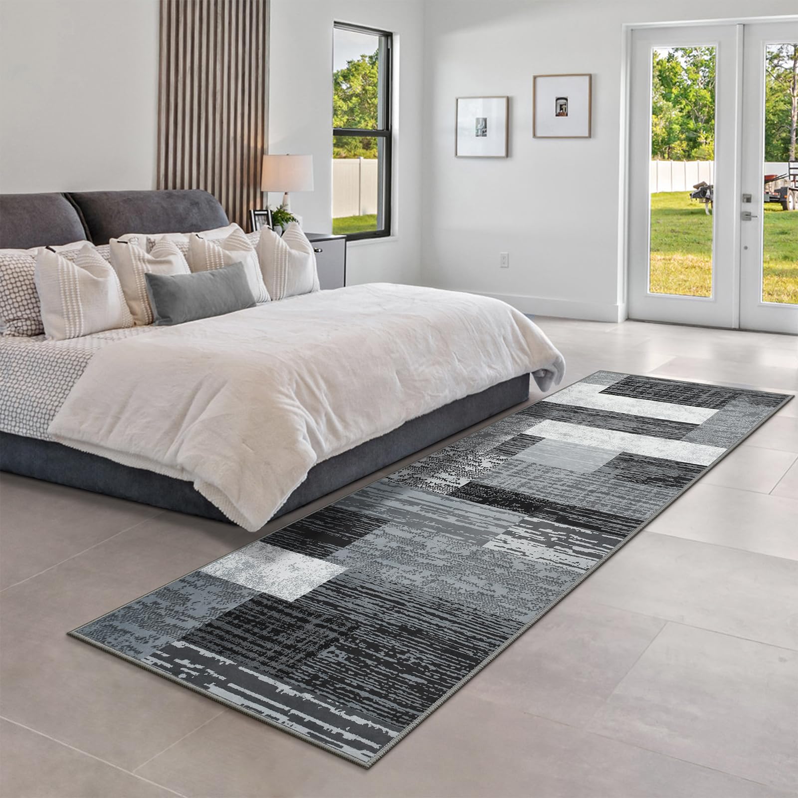 Chewoo Rockwood non-slip backing keeps the rug in place.