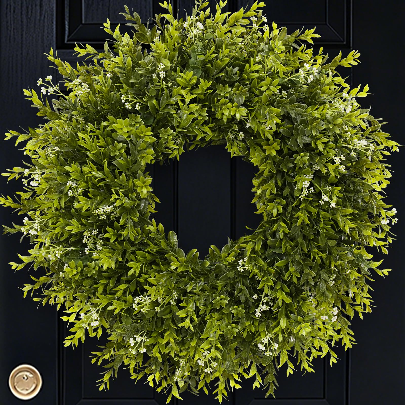 Chiyinbao boxwood wreath closeup reveals lifelike leaves and texture