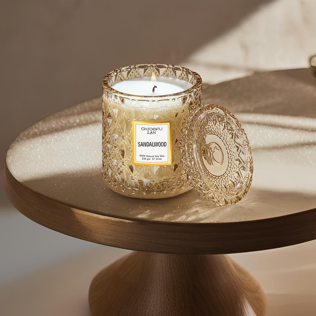 Chloefu LAN sandalwood candle wax close-up shows clean, soot-free burn