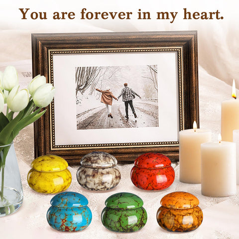 CHONOVO mini urns for pet or human memories, compact and meaningful.