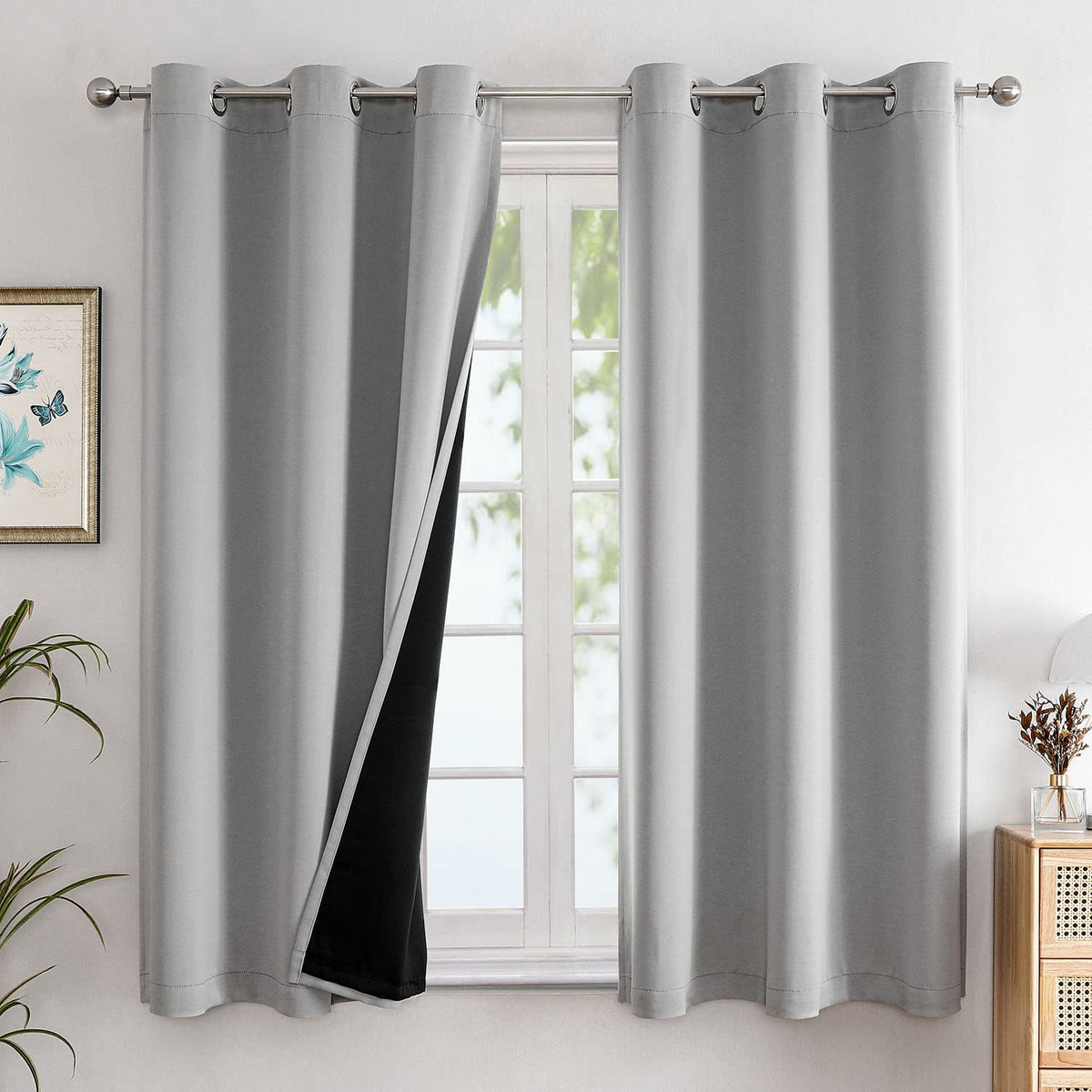 ChrisDowa blackout curtains in light grey block daylight for deep room darkness