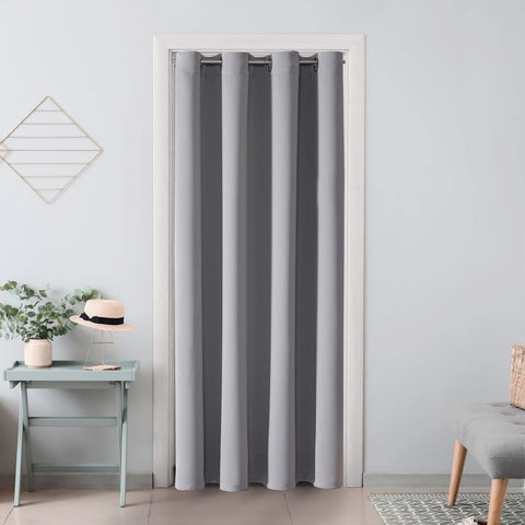 ChrisDowa machine-washable curtain for simple care.