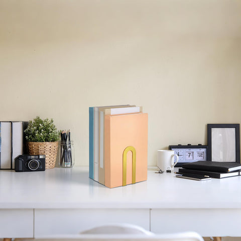 Chunful gold book ends come in a 6-piece set for versatile use.