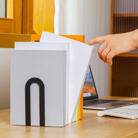 Chunful open design book ends showcase covers while organizing