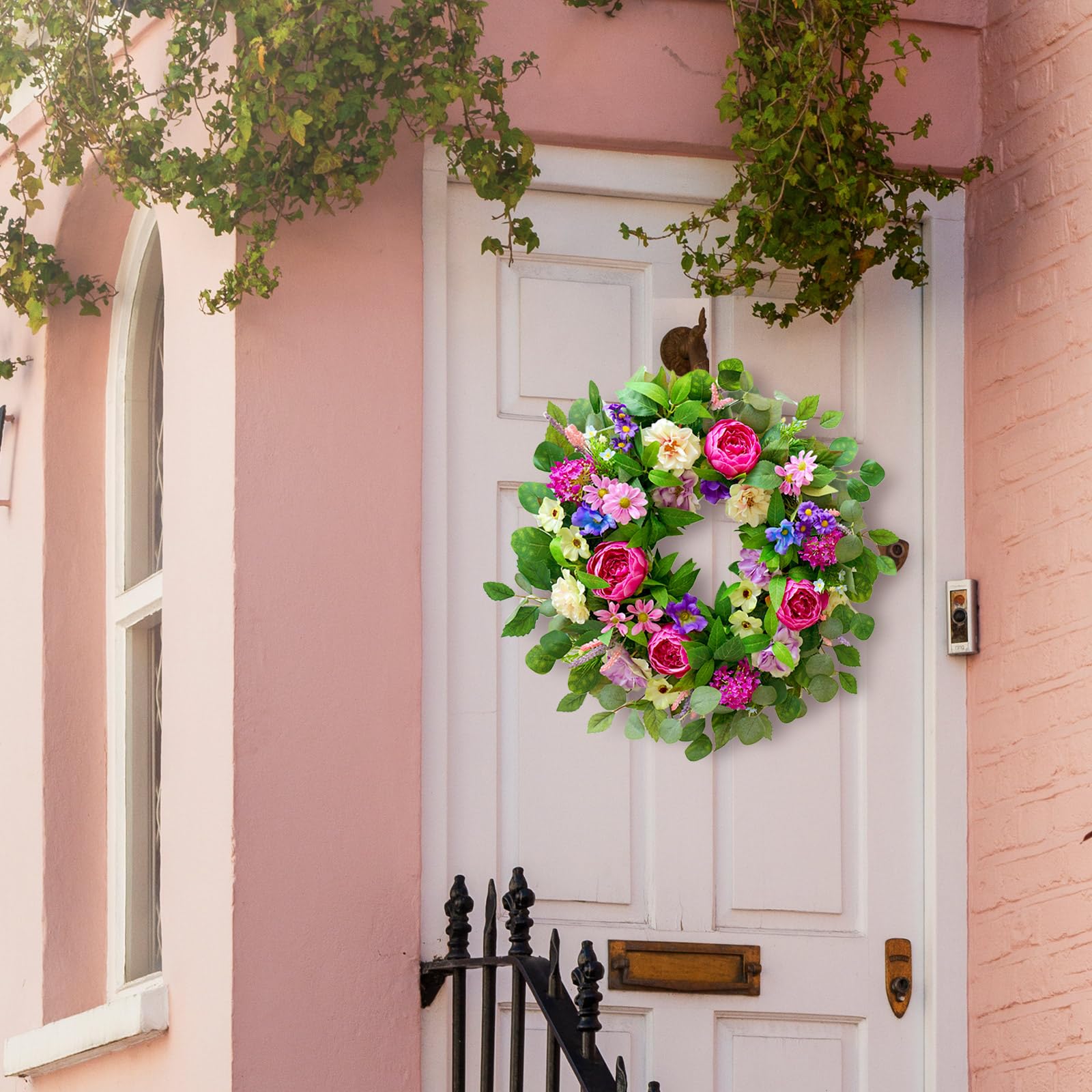CHvista Outdoor-friendly wreath suits front doors, porches, and windows