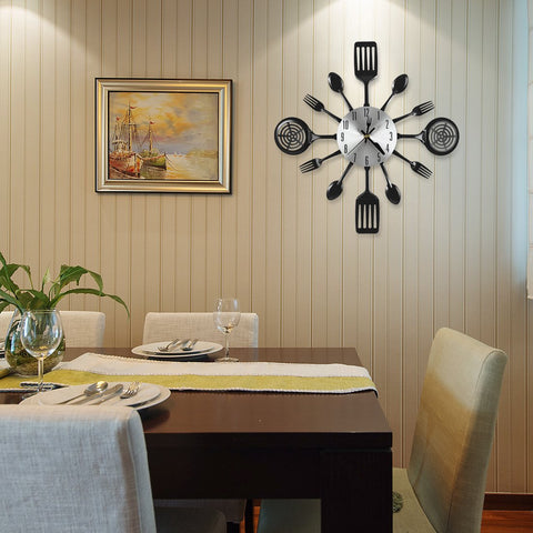 CIGERA cutlery clock makes a charming housewarming gift idea.
