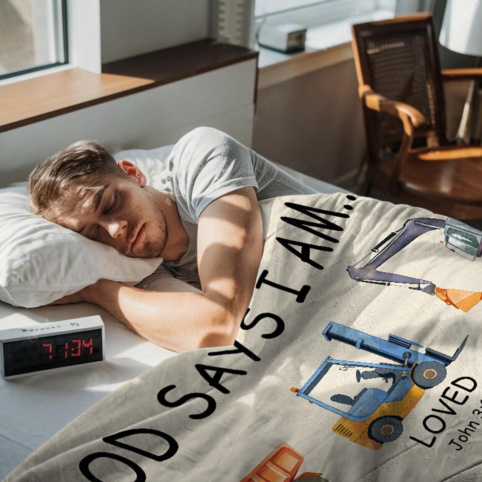 CIUGOIG travel-ready blanket keeps kids warm on journeys.
