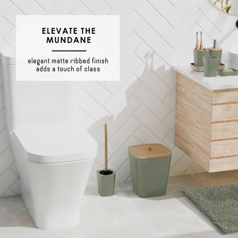 Clara Clark clear shower curtain liner helps prevent splashes and spills.