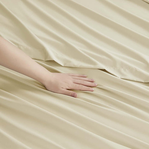 Packaging view of Clara Clark 6-piece RV short queen sheet set.