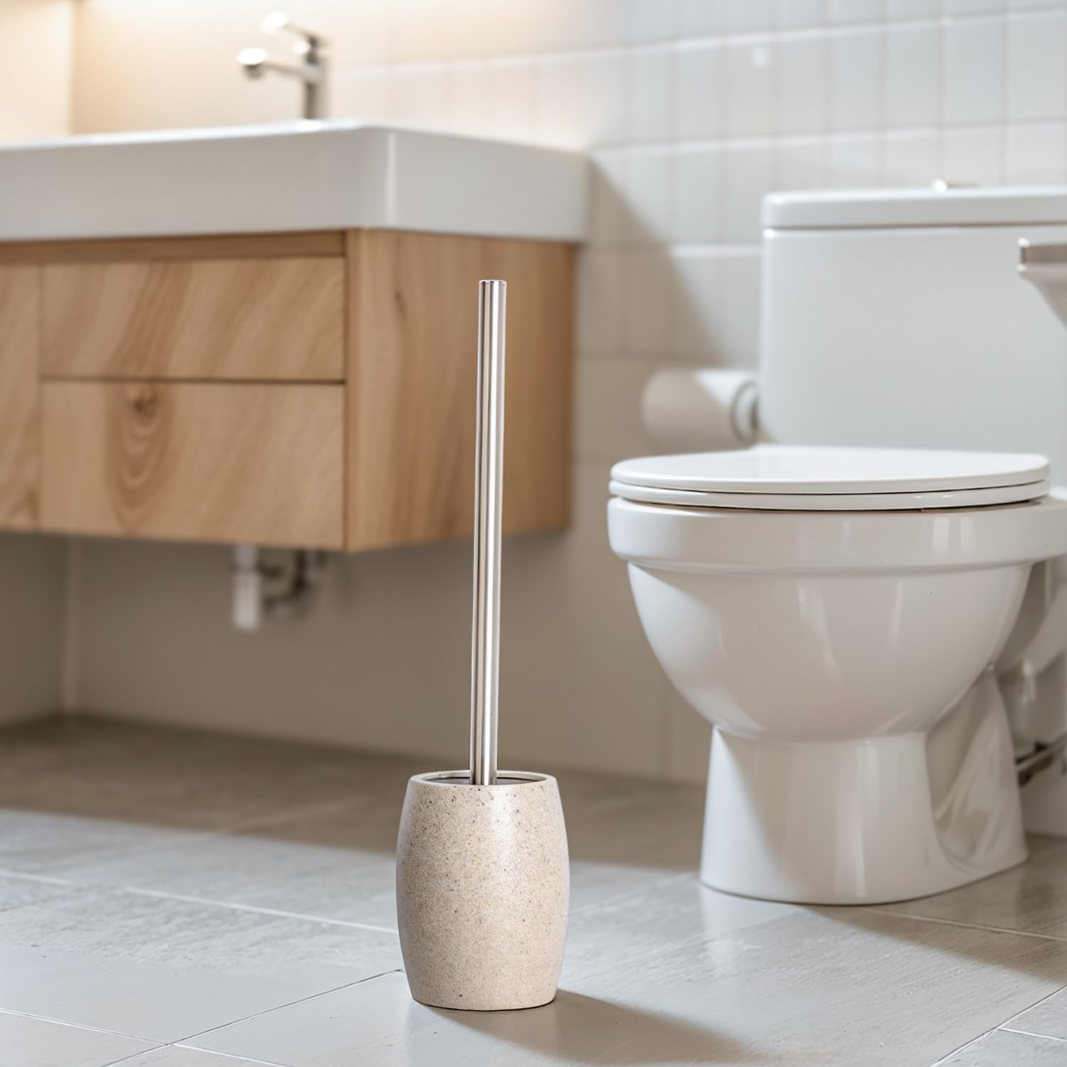 Durable polyresin base from Clasin Home stays steady during use